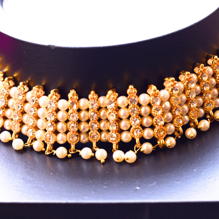 Stylish Pearl Choker - White pearl Style FS106W - freakysera