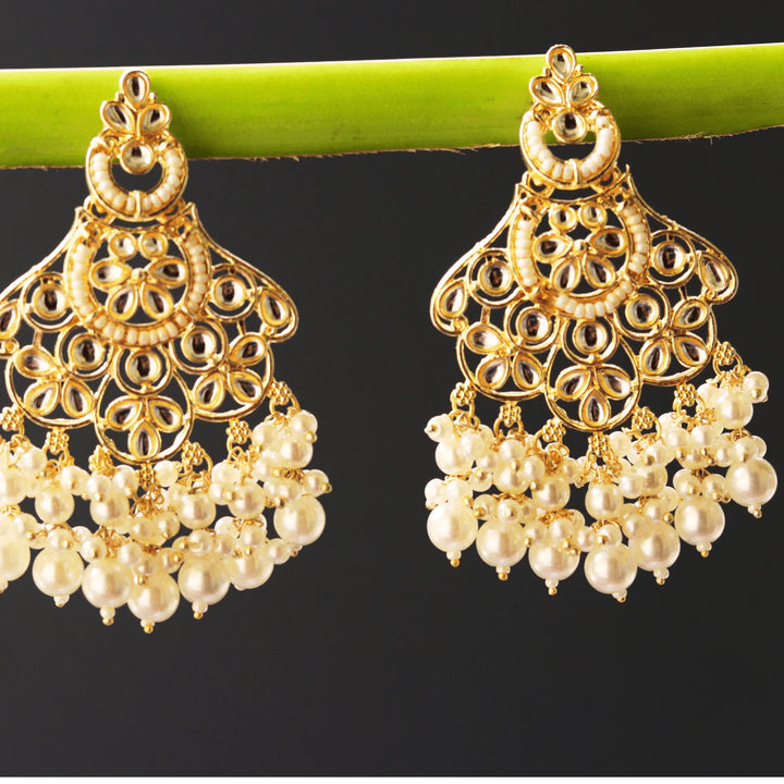 Trendy Chandbalis Off White Earrings FS202E - freakysera